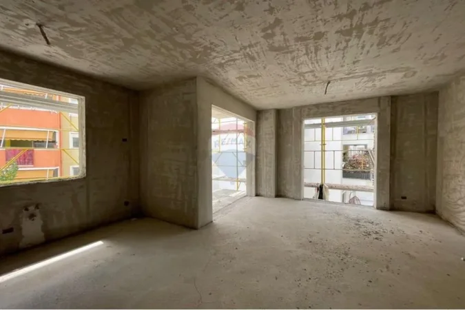 Tirane, shitet apartament 1+1+Ballkon , 85 m² 169.500 € 