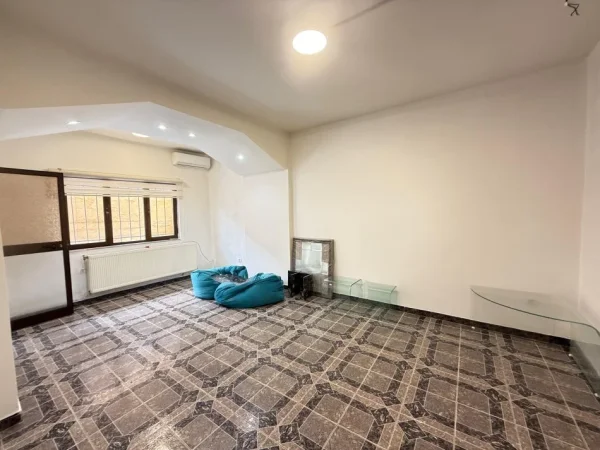 Tirane, jepet me qera zyre Kati 1, 120 m² 650 € 