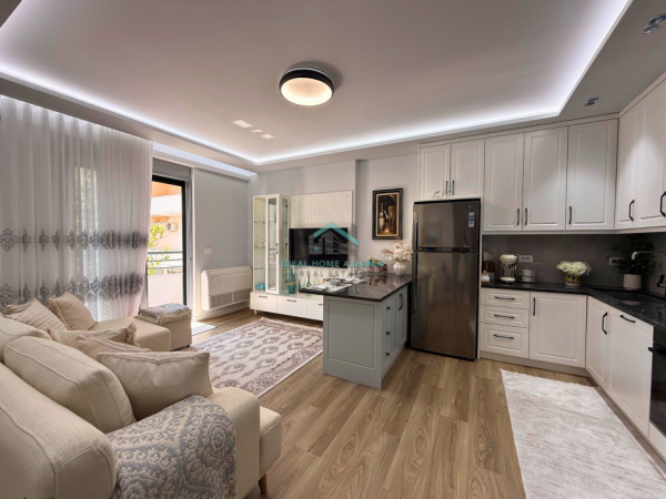 Vlore - Lungomare, shitet apartament 1+1+Aneks+Ballkon Kati 5, 64 m² 180.000 € (ME PAMJE NGA DETI)