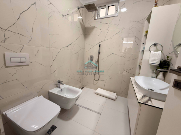 Vlore - Lungomare, shitet apartament 1+1+Aneks+Ballkon Kati 5, 64 m² 180.000 € (ME PAMJE NGA DETI)