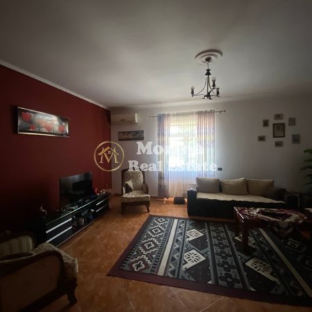 Tirane, jepet me qera shtepi 3+1 Kati 2, 100 m² 500 € (Bulevardi i Ri)