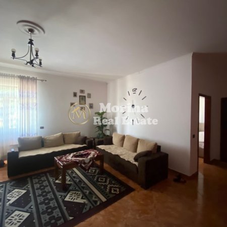 Tirane, jepet me qera shtepi 3+1 Kati 2, 100 m² 500 € (Bulevardi i Ri)