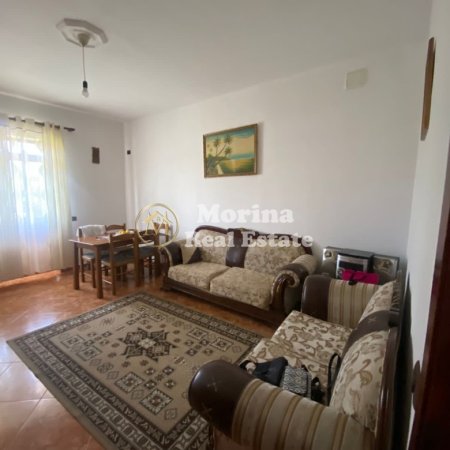 Tirane, jepet me qera shtepi 3+1 Kati 2, 100 m² 500 € (Bulevardi i Ri)