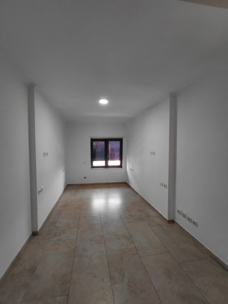 Tirane, jepet me qera apartament 2+1 , 97 m² 1.200 € 