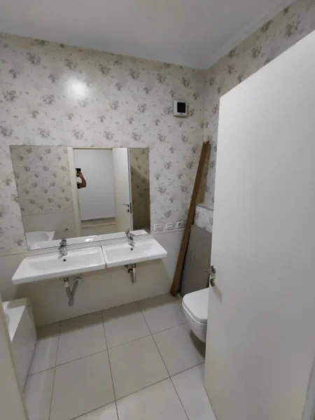 Tirane, jepet me qera apartament 2+1 , 97 m² 1.200 € 