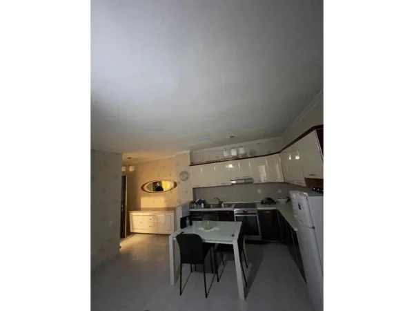 Tirane, jepet me qera apartament 2+1 Kati 5, 100 m² 600 € (Don Bosko)