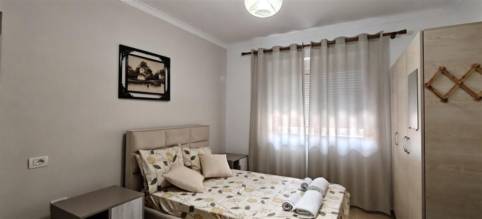 Tirane, jepet me qera apartament 2+1+Ballkon Kati 2, 70 m² 610 € (Rruga e Durresit)