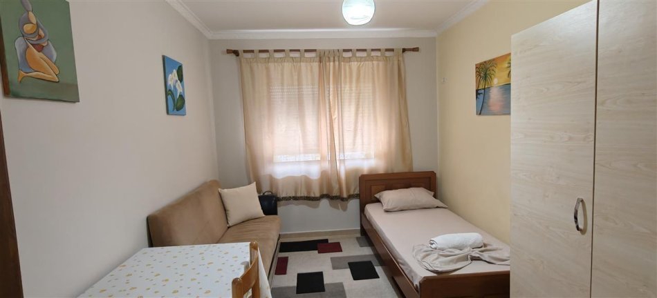 Tirane, jepet me qera apartament 2+1+Ballkon Kati 2, 70 m² 610 € (Rruga e Durresit)