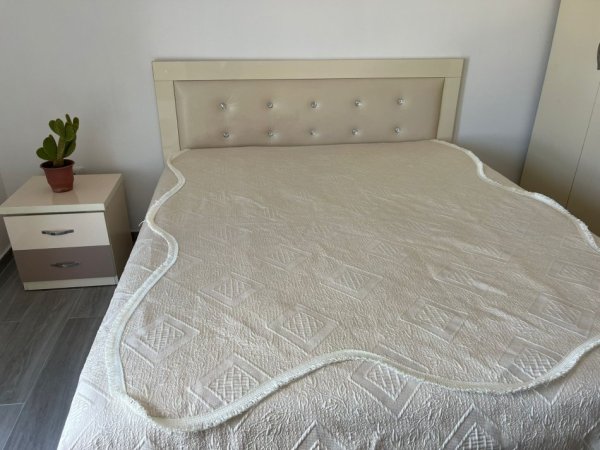 Tirane, jepet me qera apartament 3+1+Ballkon Kati 3, 110 m² 700 € (Rruga 5 Maji/Pallatet e Rindertimit)