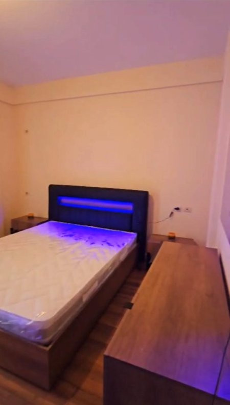 Tirane, jepet me qera apartament 2+1+Ballkon Kati 4, 140 m² 610 € (Kodra e Priftit/Rr.Kokonozeve)