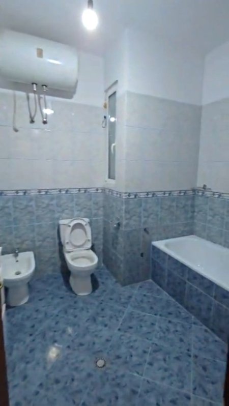 Tirane, jepet me qera apartament 2+1+Ballkon Kati 4, 140 m² 610 € (Kodra e Priftit/Rr.Kokonozeve)