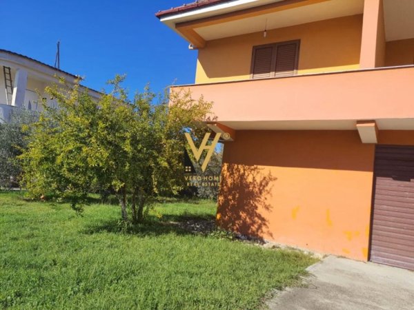 Tirane, jepet me qera shtepi 2+1+Ballkon Kati 0, 120 m² 500 € (KAMEZ)