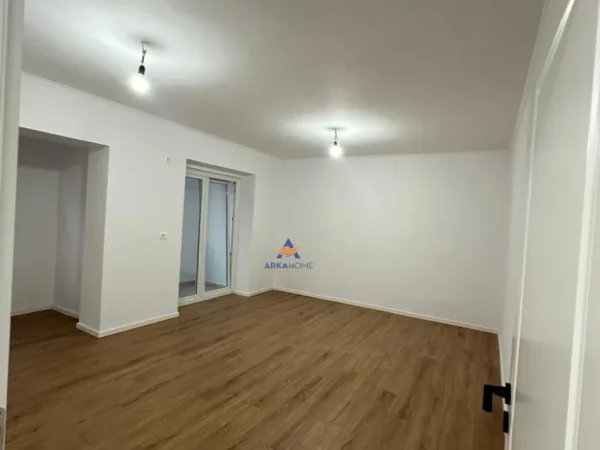 Tirane, shitet apartament 1+1+Ballkon Kati 3, 55 m² 153.000 € (NDODHET PRANE BULEVARDIT ZOGU I PARE,MINISTRIA E DREJTESISE)