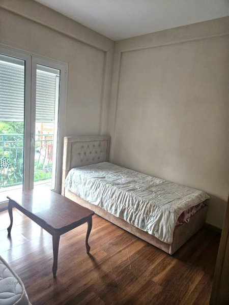 Jepet me Qera Hyrja 3+1 prane Vilave Amerikane ,Kati 3, 160 m² 550 €uro
