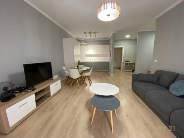 Tirane, jepet me qera apartament 2+1 Kati 2, 108 m² 750 € (KOMUNEN E PARISIT)