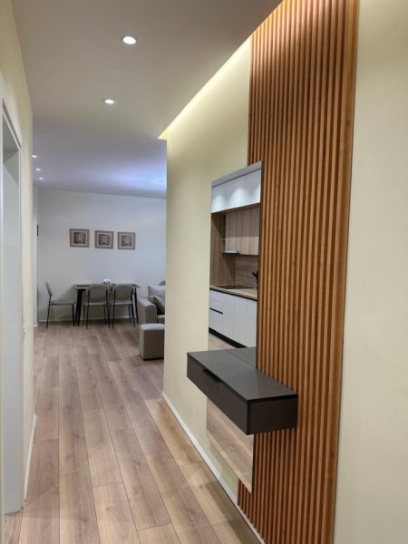 Tirane, jepet me qera apartament 1+1+Ballkon Kati 9, 60 m² 650 € (Rruga e Kavajes)