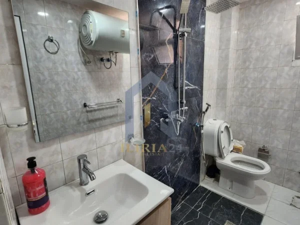 Tirane, shes apartament 2+1+Ballkon Kati 4, 75 m² 187.000 € (QENDER / TIRANE)