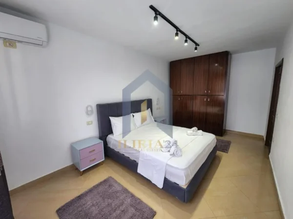 Tirane, shes apartament 2+1+Ballkon Kati 4, 75 m² 187.000 € (QENDER / TIRANE)
