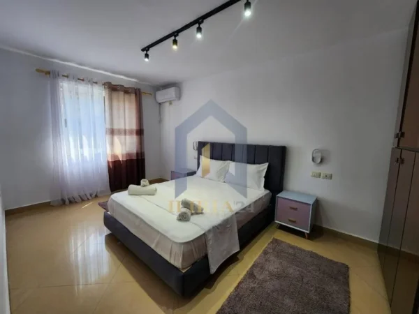 Tirane, shes apartament 2+1+Ballkon Kati 4, 75 m² 187.000 € (QENDER / TIRANE)