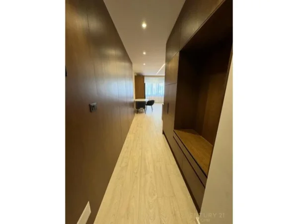 Tirane, jepet me qera apartament 1+1 Kati 6, 76 m² 650 € (Pazari Ri)