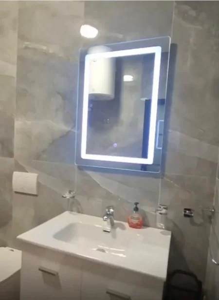 Tirane, jepet me qera apartament 1+1 , 90 m² 650 € (Mbrapa Ministrise se Drejtesise)