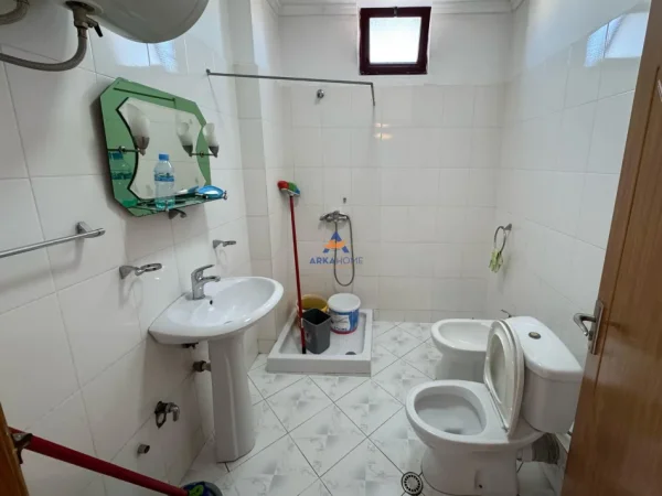 Tirane, shitet apartament 2+1+Ballkon Kati 4, 81 m² 129.000 € (PRANE RESTORANT FRESKUT)