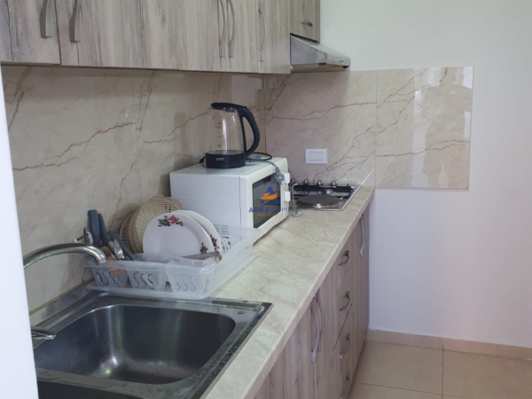 Tirane, jepet me qera 2+1 Kati 2, 70 m² 600 € (PRANE HOTEL COLOSSU, RRUGA E DURRESIT)