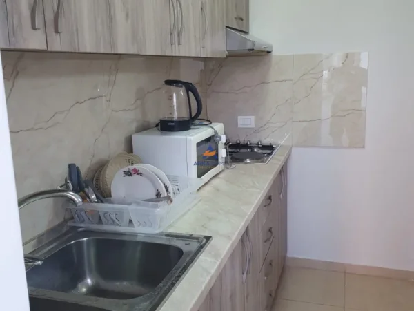 Tirane, jepet me qera 2+1 Kati 2, 70 m² 600 € (PRANE HOTEL COLOSSU, RRUGA E DURRESIT)