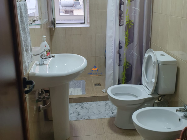 Tirane, jepet me qera 2+1 Kati 2, 70 m² 600 € (PRANE HOTEL COLOSSU, RRUGA E DURRESIT)