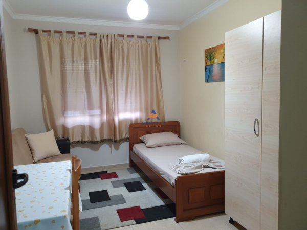 Tirane, jepet me qera 2+1 Kati 2, 70 m² 600 € (PRANE HOTEL COLOSSU, RRUGA E DURRESIT)