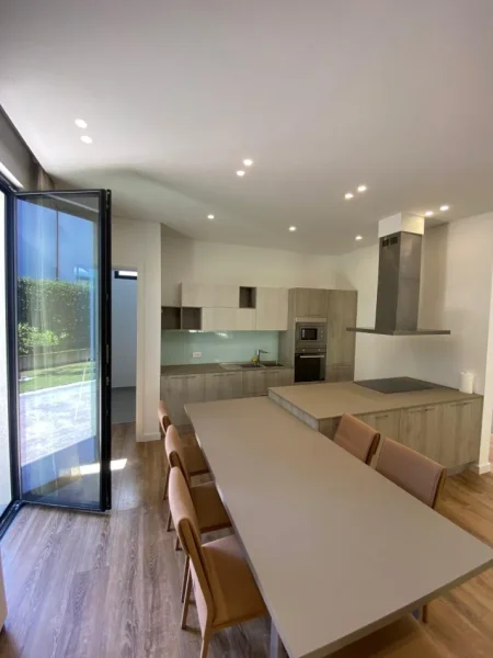 Tirane, shitet apartament 4+1 Kati 1, 789 m² 1.300.000 €