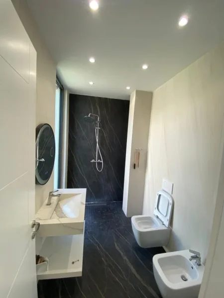 Tirane, shitet apartament 4+1 Kati 1, 789 m² 1.300.000 €