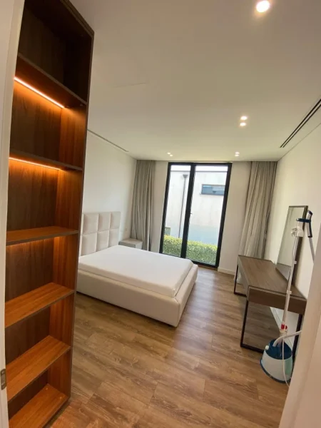 Tirane, shitet apartament 4+1 Kati 1, 789 m² 1.300.000 €