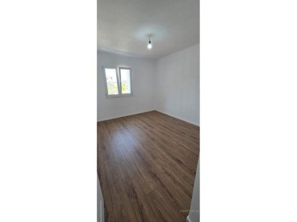 Tirane, shitet apartament 1+1 Kati 3, 55 m² 153.000 € (Re. Fortuzi)