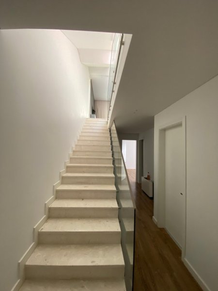Tirane, jepet me qera apartament 4+1 Kati 0, 4.500 €