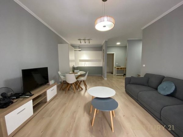 Tirane, jepet me qera apartament 2+1+Aneks+Ballkon Kati 2, 108 m² 750 € (Komuna e Parisit)