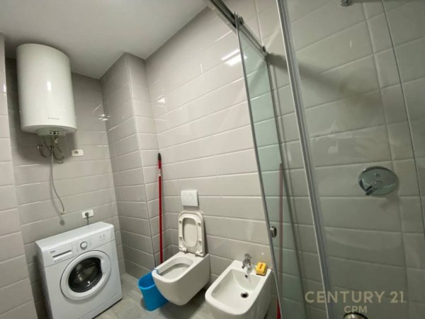 Tirane, jepet me qera apartament 2+1+Aneks+Ballkon Kati 2, 108 m² 750 € (Komuna e Parisit)