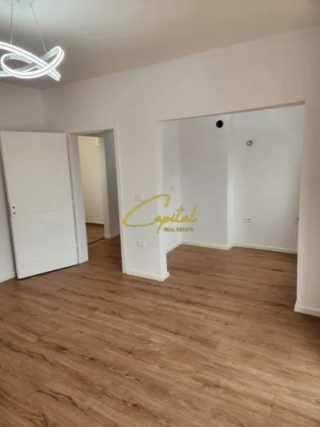 Tirane, shitet apartament 1+1 Kati 4, 51 m² 95.000 € (PORCELAN)