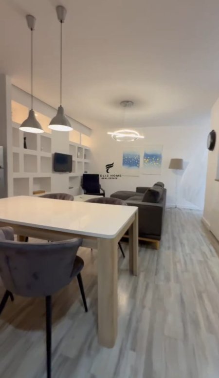 Tirane, shitet apartament 1+1+Ballkon Kati 4, 81 m² 175.000 € (RRUGA E BARRIKADAVE)