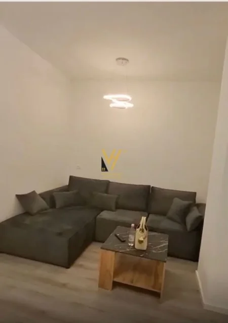 Tirane, jepet me qera apartament 2+1+Ballkon Kati 2, 90 m² 650 € (BULEVARDI ZOGU I PARE)