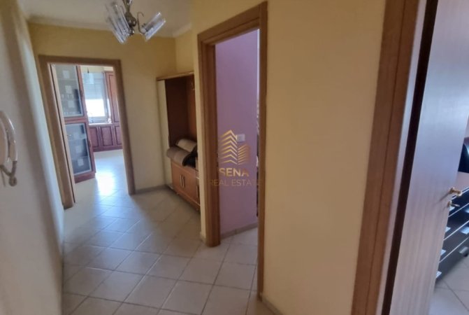 Tirane, jepet me qera apartament 2+1+Ballkon Kati 4, 110 m² 450 € (Rruga Allaman Dervishi)