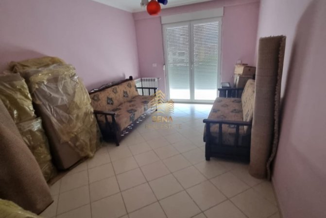 Tirane, jepet me qera apartament 2+1+Ballkon Kati 4, 110 m² 450 € (Rruga Allaman Dervishi)
