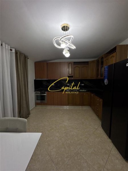 Tirane, jepet me qera apartament 2+1 Kati 5, 140 m² 550 € (KODRA E PRIFTIT)