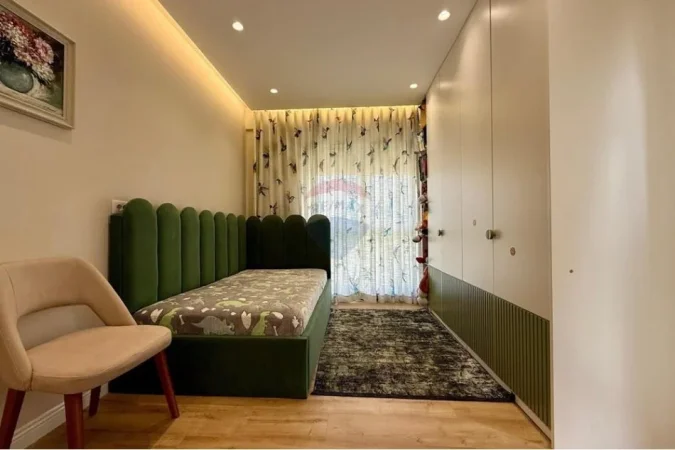 Tirane, shitet apartament 2+1+Ballkon , 113 m² 237.000 € 