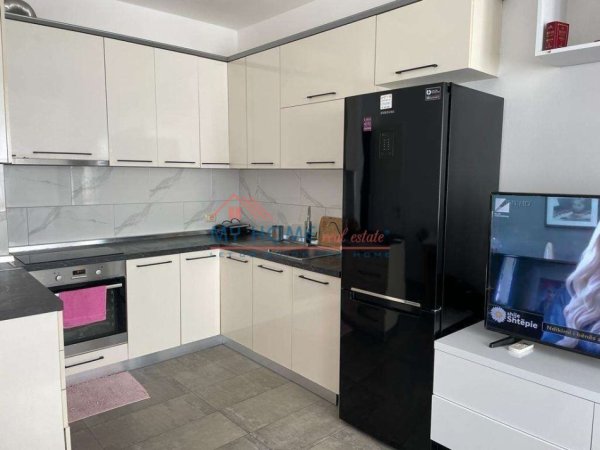 Tirane, shitet apartament 1+1+Ballkon Kati 6, 70 m² 105.000 € (Astir)