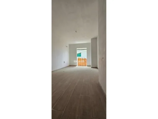 Tirane, shitet apartament 1+1+Ballkon Kati 1, 73 m² 130.000 € (Rruga Jordan Misja)