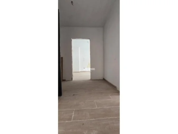 Tirane, shitet apartament 1+1+Ballkon Kati 1, 73 m² 130.000 € (Rruga Jordan Misja)