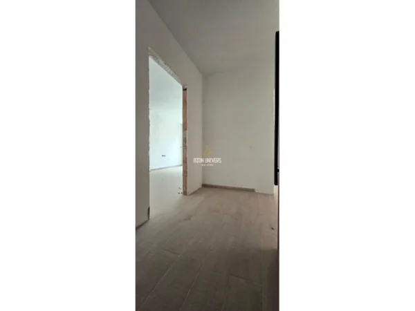 Tirane, shitet apartament 1+1+Ballkon Kati 1, 73 m² 130.000 € (Rruga Jordan Misja)