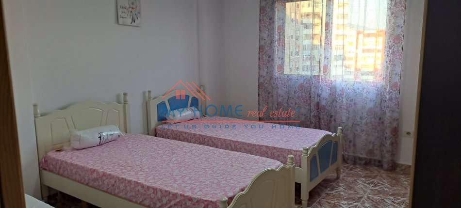 Tirane, jepet me qera apartament 2+1+Ballkon Kati 6, 85 m² 600 € (Don Bosko)