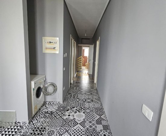 Tirane, jepet me qera Vile 3+1+Ballkon Kati 3, 122 m² 550 € (Rruga 3 Vellezrit Kondo)